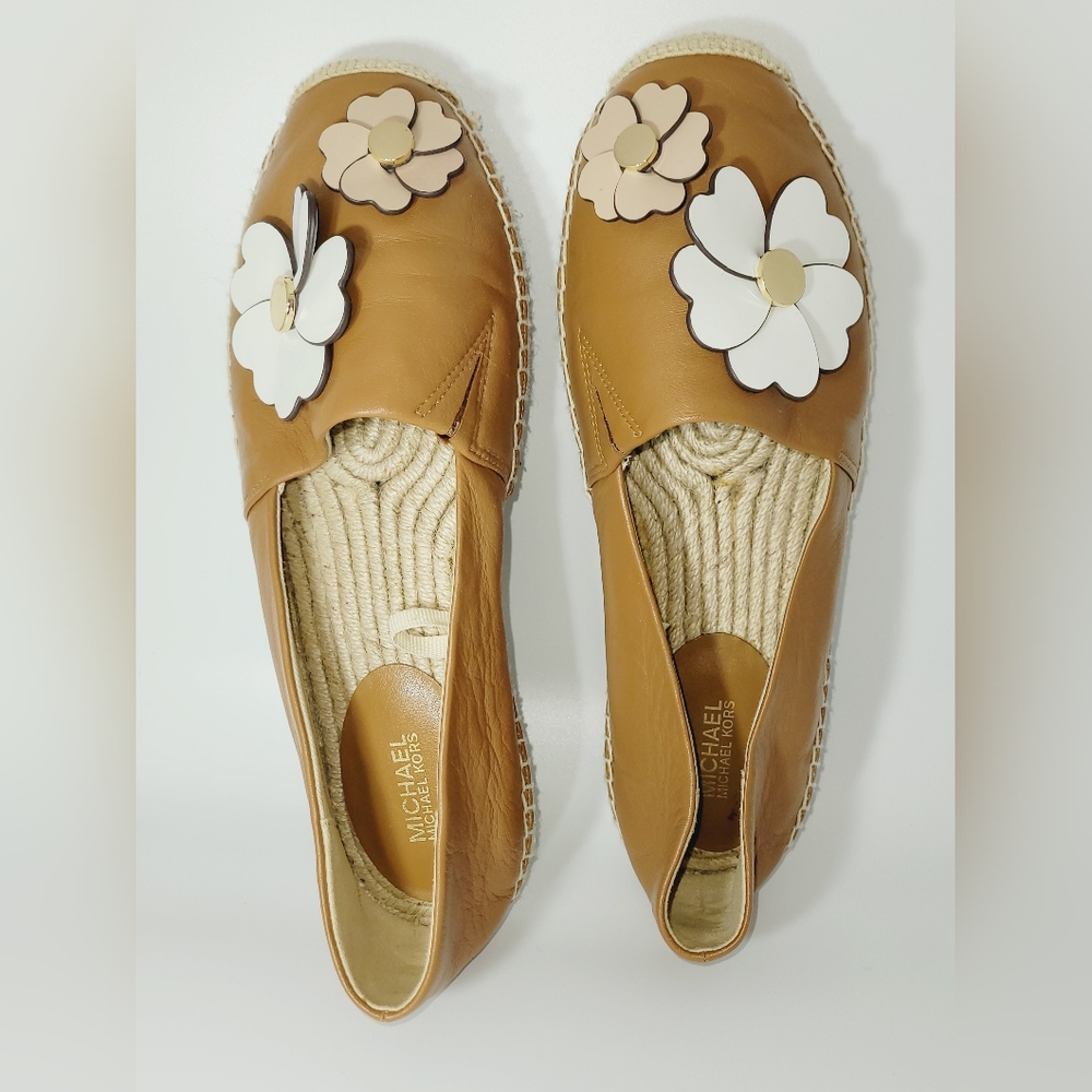 NWOT-🌼🌸-Michael Kors-Studded Flower Motif-Camel Leather Spadrilles Size 8